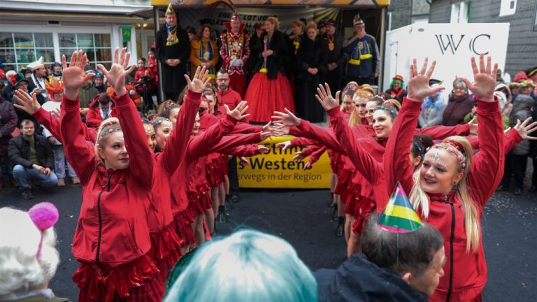 Altweiber-Party im Walder Schlauch